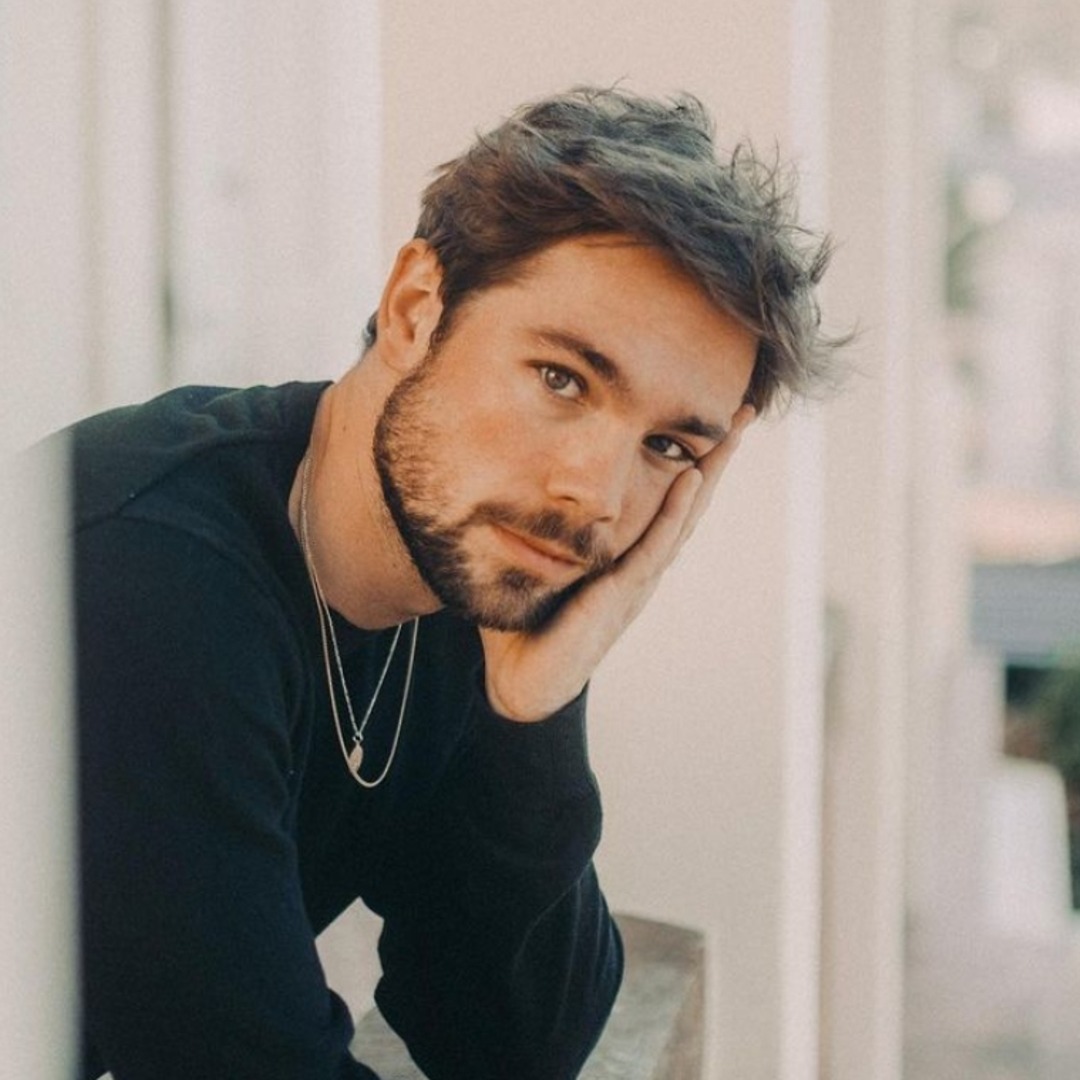 El nuevo personaje gay de Carlos Cuevas E! Online Latino MX